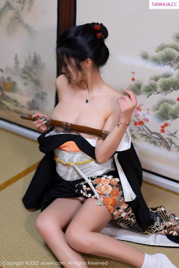 laura阿姣  [XiuRen]高清写真图 2022.11.30 No.5932 laura阿姣 和服美腿第53张图片